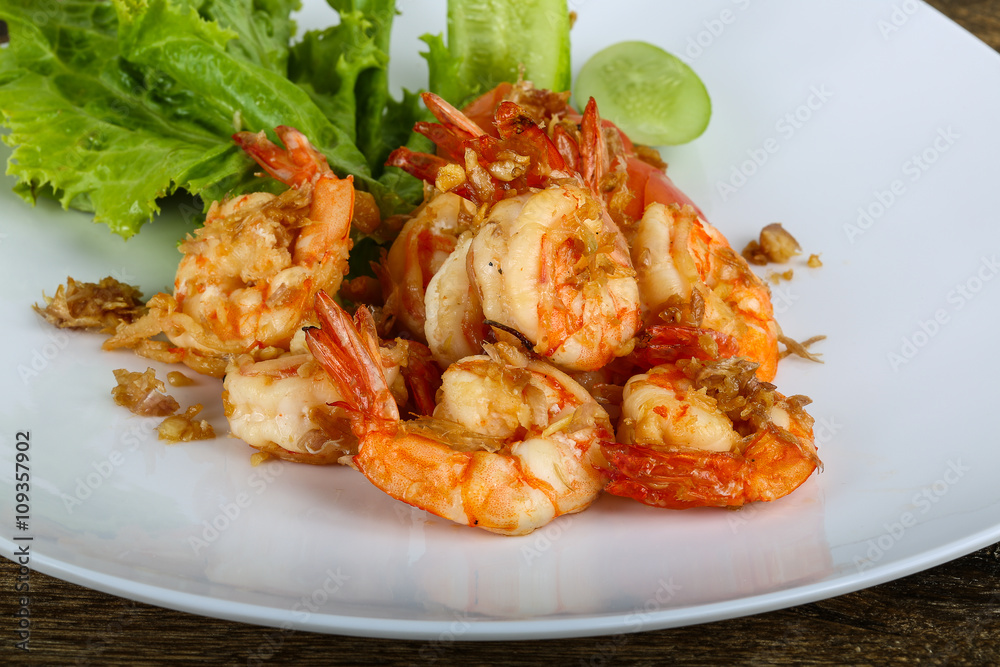 Grilled shrimps with garlic