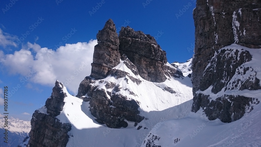 custom made wallpaper toronto digitalFelsen mit Schnee, Wolken, Himmel