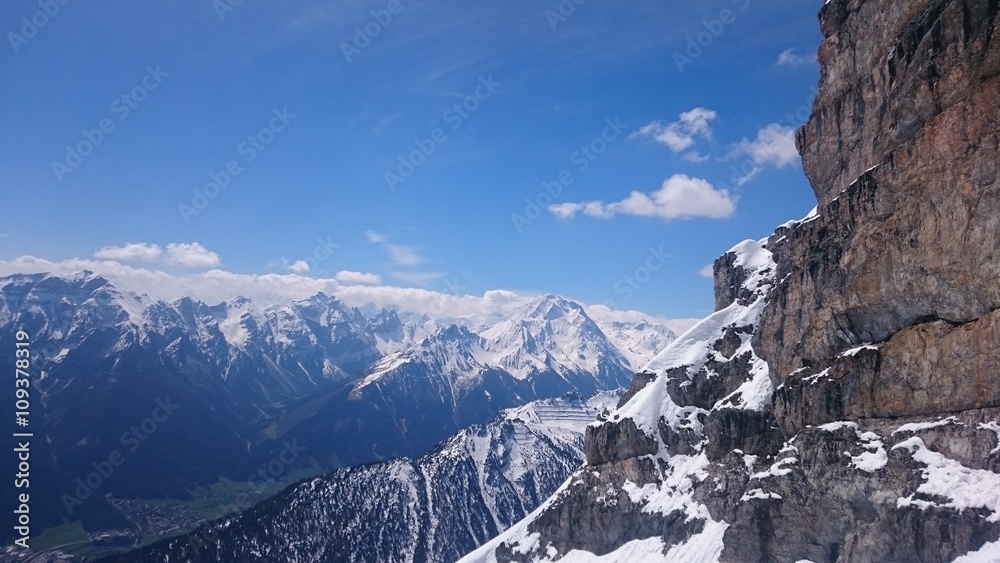 Blick von der Marchreisen Scharte ins Stubaital