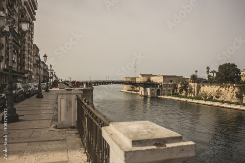 Ponte girevole Taranto photo