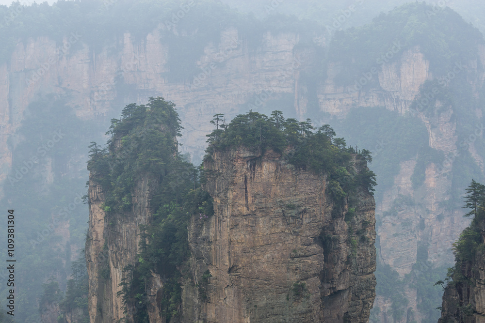 Obraz premium tall mountain peaks of yuanjiajie