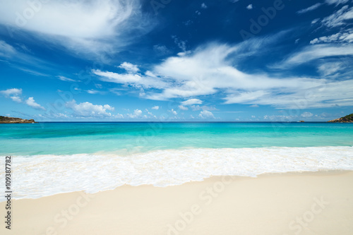 Fototapeta Naklejka Na Ścianę i Meble -  Beautiful Anse Intendance beach at Seychelles