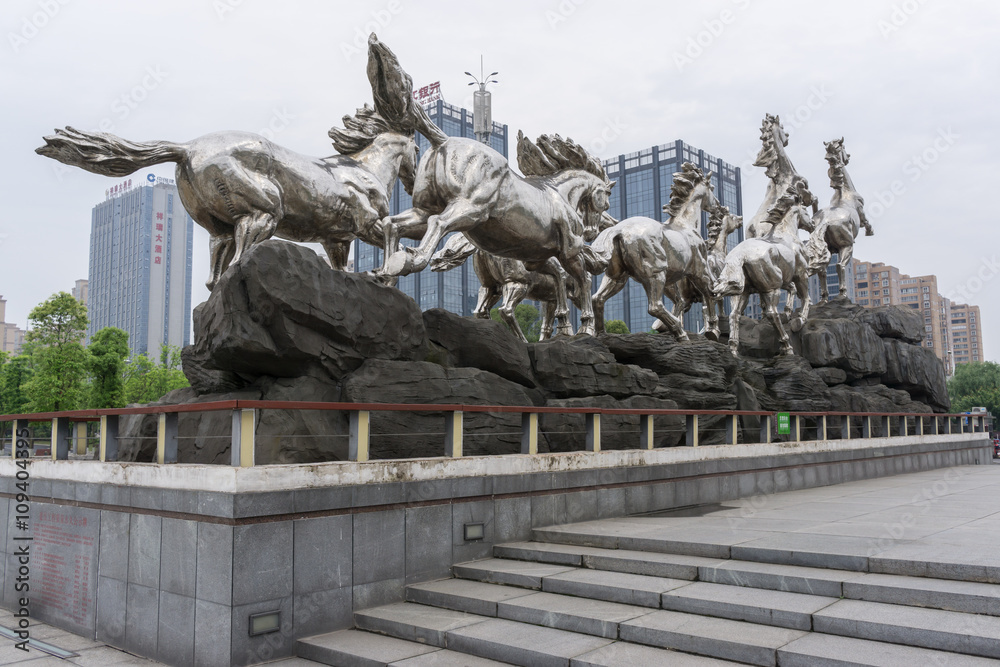 Obraz premium horse statues in baimahu cultural park