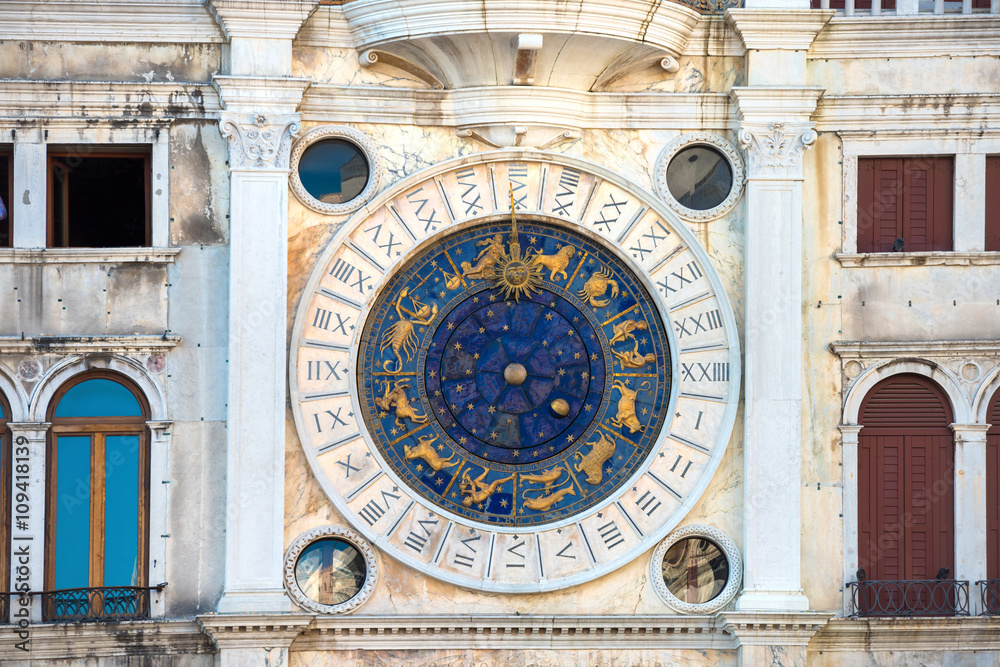 Obraz premium Zodiac astronomical Clock Tower