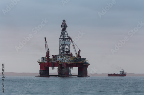 Oil drilling rig
