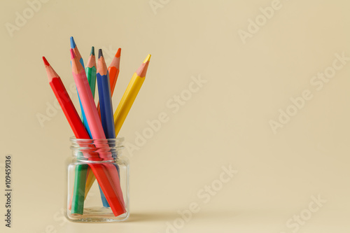 Slika na platnu A clockwise standing pencils in a glass