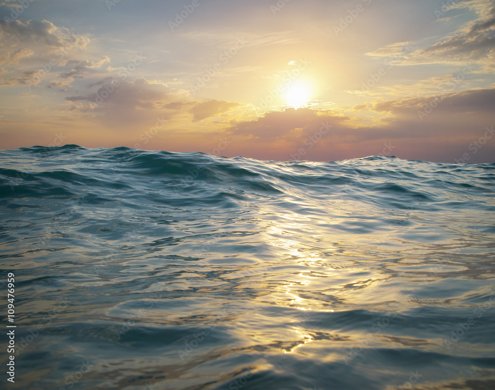 Fototapeta premium Wave on sunset.