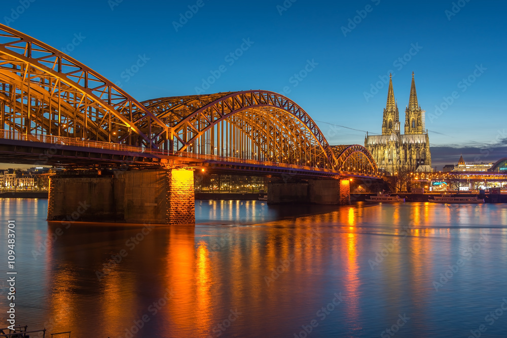 Fototapeta premium Bridge and the Dom of Cologne