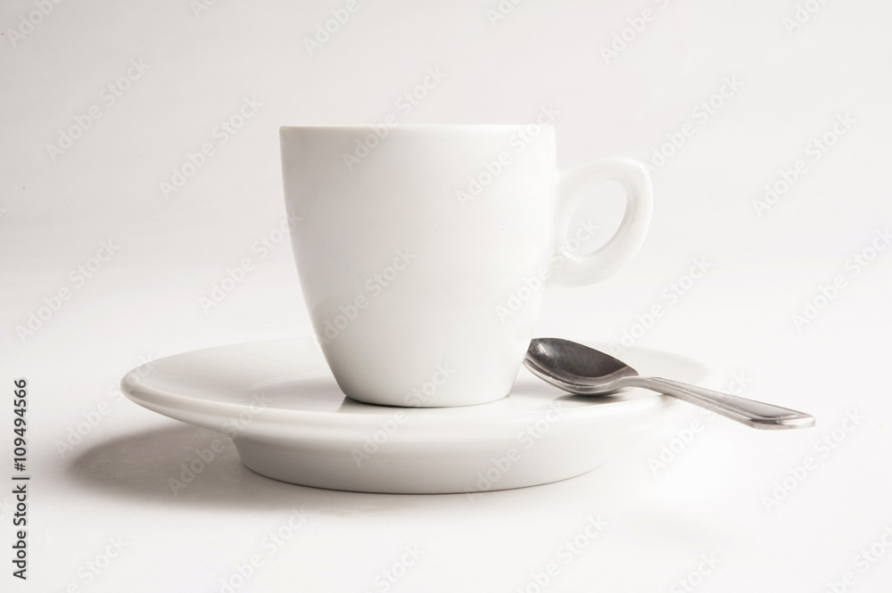 Fototapeta premium Blank coffee or tea cup on white background