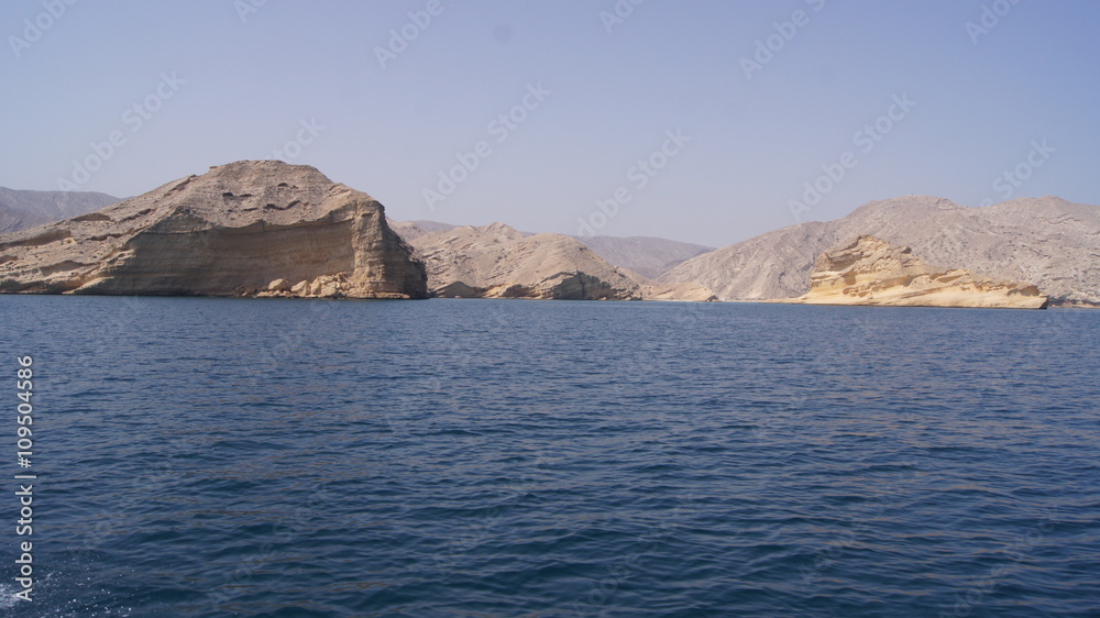 Blick auf die Felsen vom Oman
