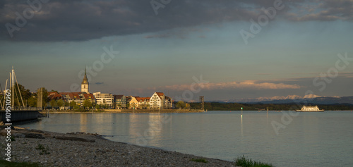 Friedrichshafen im Abendlicht der Natur Panorama