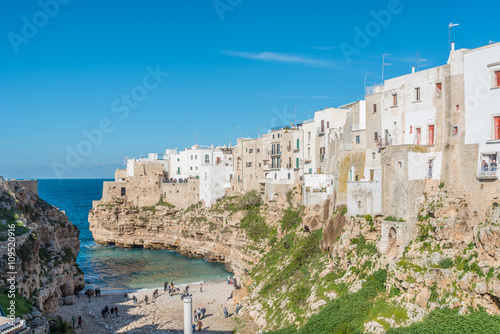 The beach of Polignano a Mare in the province of Bari, Italy © lenisecalleja