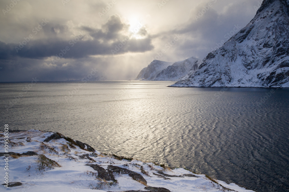 Φωτογραφία Winter fjord in Lofoten, Norway