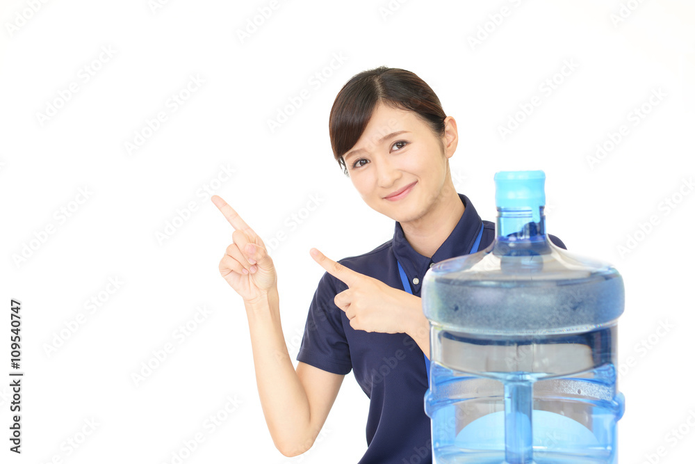 笑顔の女性労働者