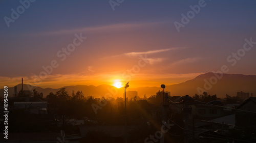 Hermoso Atardecer en la Ciudad de Santiago