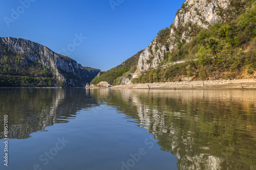 Danube River © porojnicu