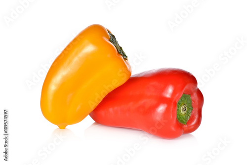 Fotografia fresh Aura sweet red, yellow pepper on white background
