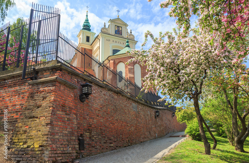 Warszawa, widok kościoła św. Anny od strony Mariensztatu