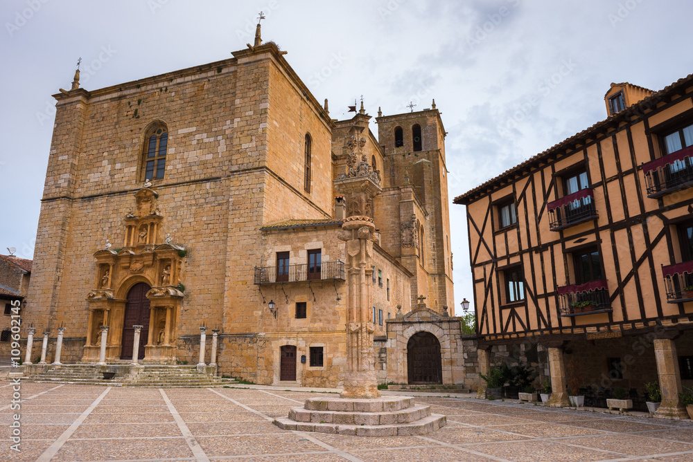 Obraz premium Main Square of Penaranda de Duero, Burgos (Spain)