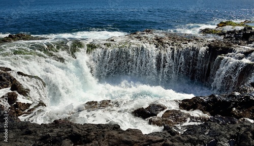 Waterfall in "Bufadero La Garita", coast of Gran canaria, photographic sequence of 8 images in burst mode, Canary islands. Nº 3