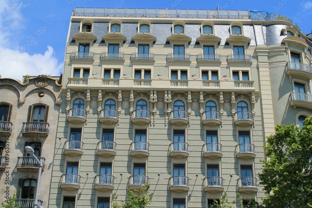 Fototapeta premium Immeuble à Barcelone, Espagne