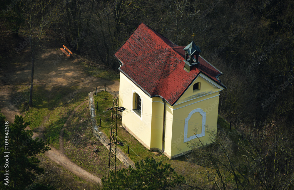 Obraz premium Chapel near village