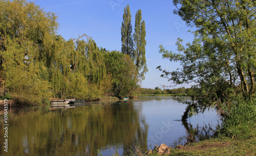 La rivière l'Acheneau à Port-Saint-Père, commune de Loire-Atlantique en Bretagne Historique