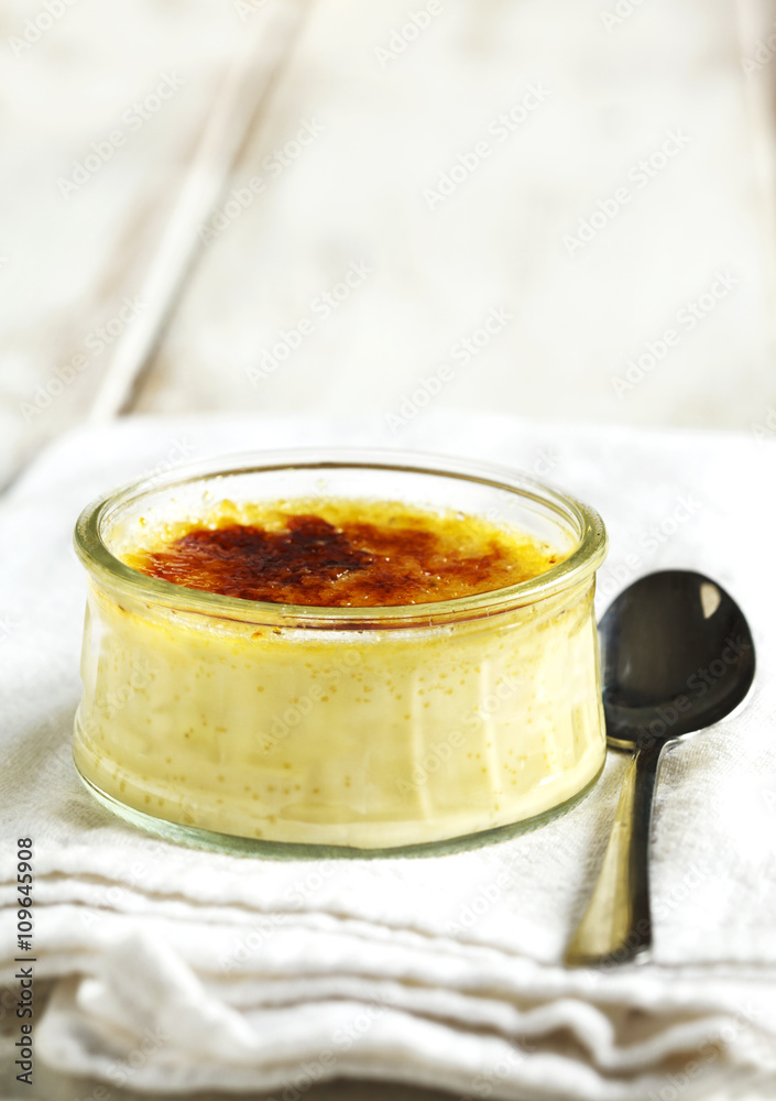 Vanilla creme brulee Vanilla creme brulee