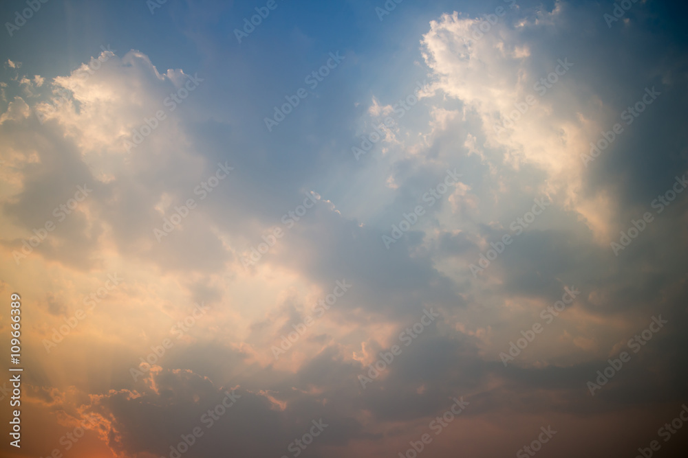 Obraz premium Colorful sky during sunset.