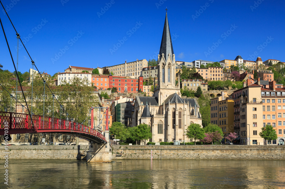 Obraz premium The Church of Saint Georges at the shore of the Saone river, Lyon, France.