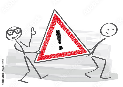 Bitte beachten - Strichmännchen tragen Schild mit Ausrufezeichen