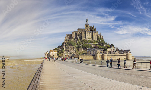 Panorama du Mont Saint-Michel à marée basse