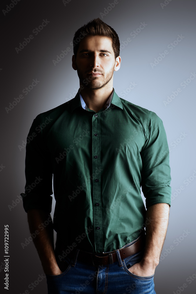 Fototapeta premium man in green shirt