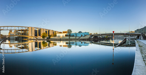 Canvas Print goverment buildings with reflection in Spree, Berlin