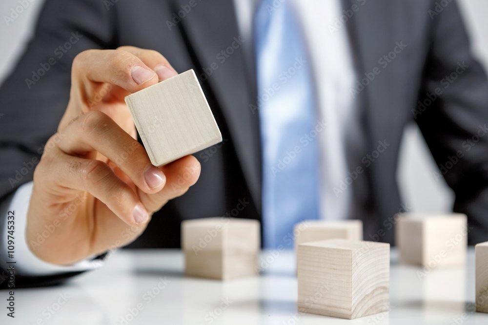 Concept of business hierarchy and human resources Concept of business hierarchy and human resources
