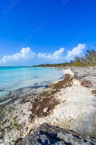 Deserted beach on Eleuthera in the Bahamas © silardtoth