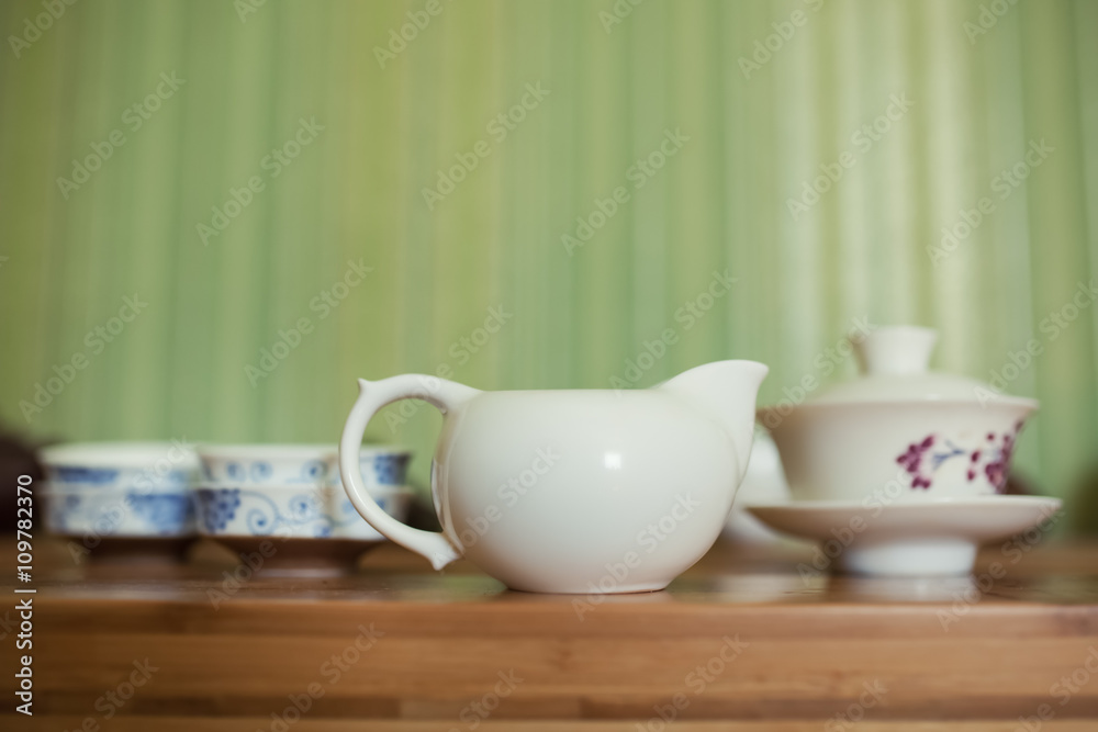 chinese tea kettles set;