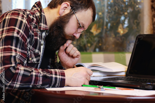 male notebook work bearded photo