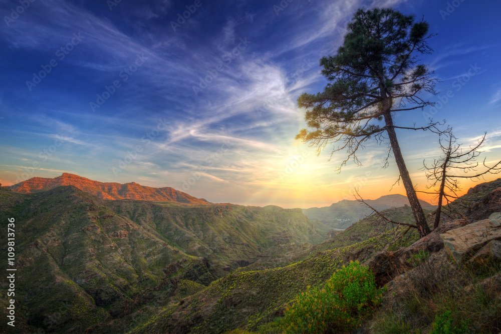 Wunschmotiv: Sunset in the mountains of Gran Canaria island, Spain #109813736