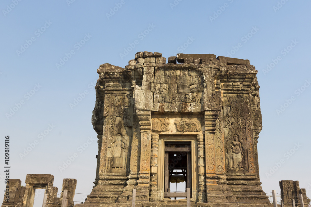 Phnom bakheng Temple in Angkor. Siem reap, UNESCO site Cambodia.