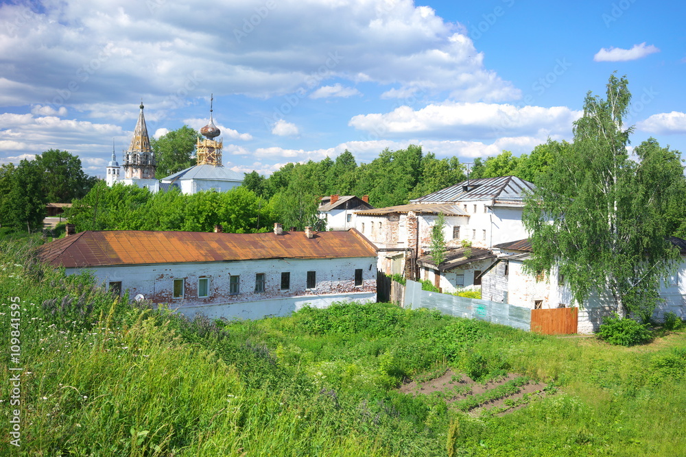 Fototapeta premium Summer landscape in Suzdal