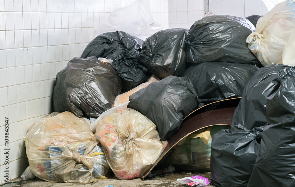 garbage
garbage