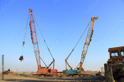 crawler crane photo