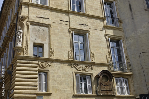 façade et statue de la vierge