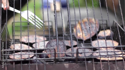 Fail grilling zucchinis on air