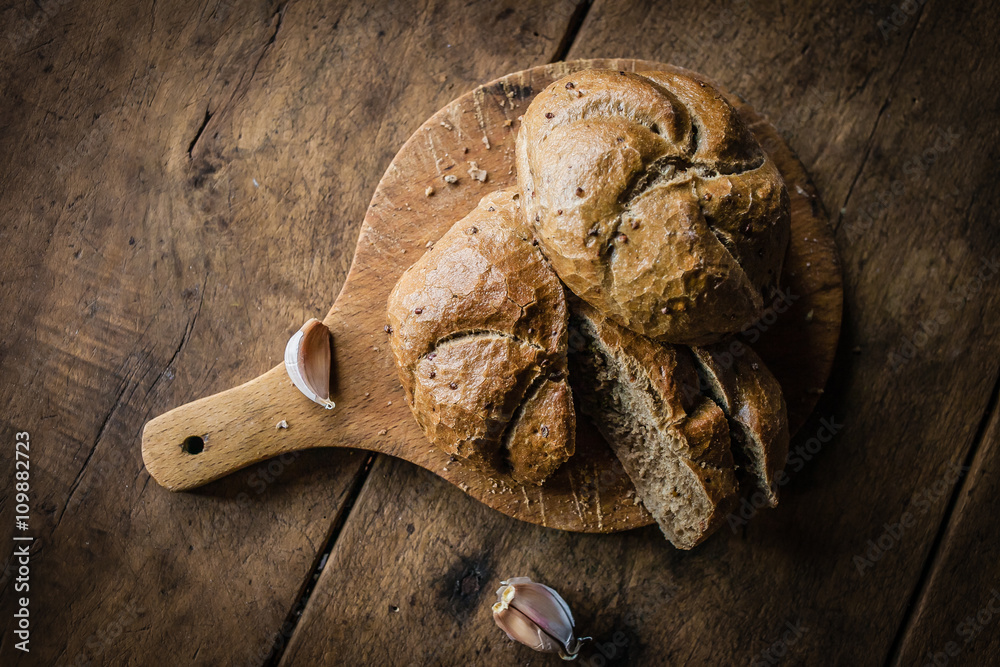 Fototapeta premium homemade bread with garlic