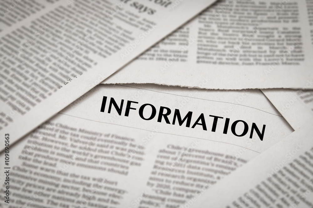 Obraz premium information headline on newspaper