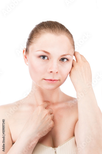 Женщина с естественным макияжем