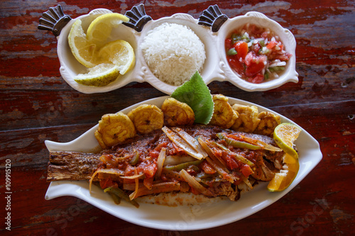 Obraz na płótnie tropical seafood cuisine from nicaragua