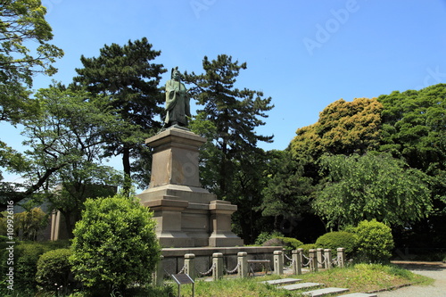 横浜・掃部山公園（かもんやまこうえん）の井伊直弼像